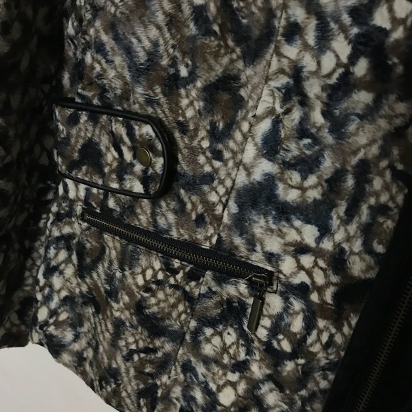 Chico’s zip up blazer jacket | Animal print - Picture 6 of 8